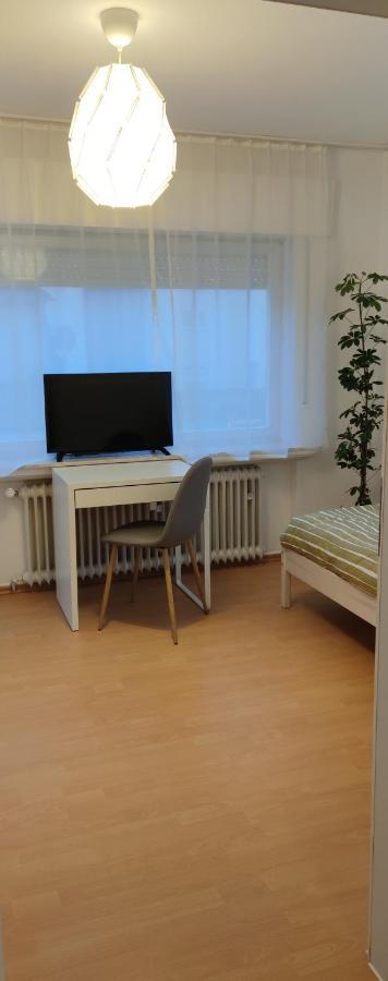 Schoene Und Optimal Gelegene Wohnung Og Weisskirchen Exterior photo