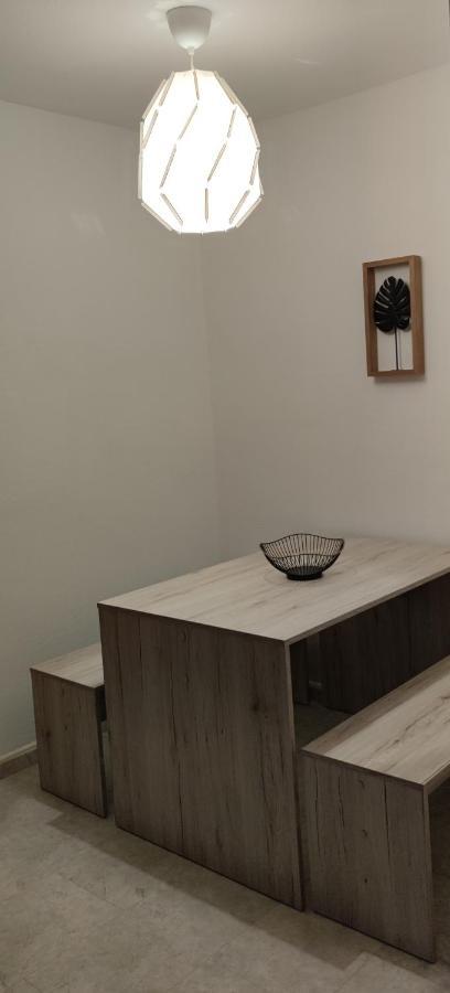 Schoene Und Optimal Gelegene Wohnung Og Weisskirchen Exterior photo
